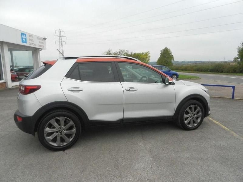 Used Kia Stonic First Edition 108 HP (79 kW) 2018 Silver SUV