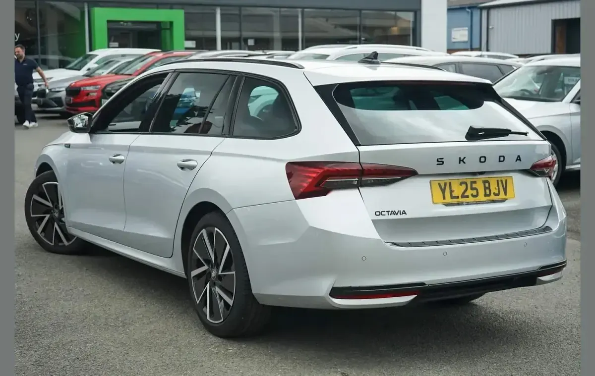 Used Skoda Octavia SportLine 147 HP (108 kW) 2025 Silver Estate