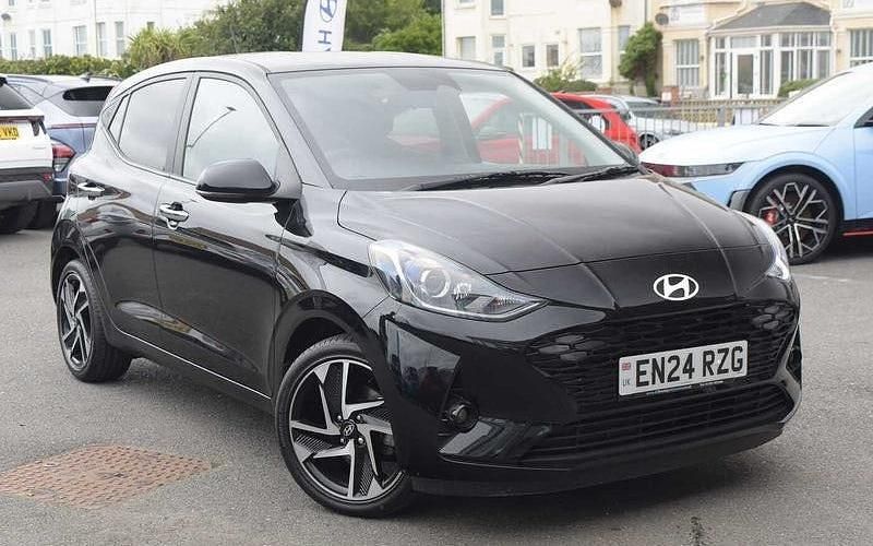 Used 2025 Hyundai i10 Premium Hatchback | £16,995 (A bit pricey) - Image 1/4