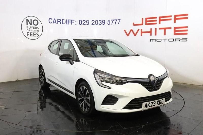 White Used 2023 Renault Clio V Evolution Hatchback | £11,988 (Good price) - Image 1/1