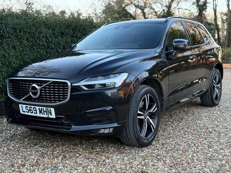 Used Volvo XC60 R-Design 250 HP (183 kW) 2019 Black SUV