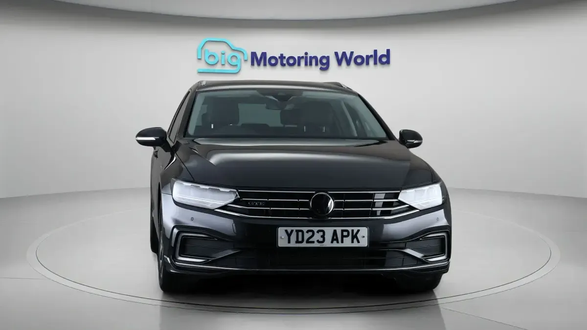 Used VW Passat GTE 215 HP (158 kW) 2023 Grey Estate
