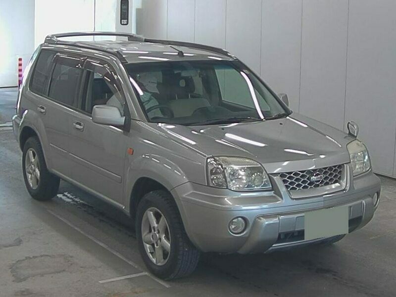 Used Nissan X-Trail 140 HP (102 kW) 2002 Silver SUV