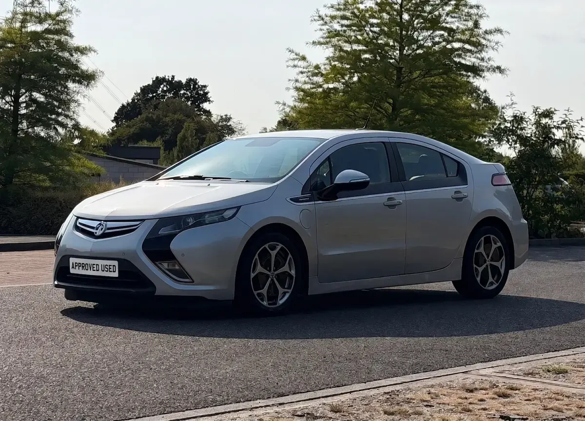 Used Vauxhall Ampera 111 kW (151 HP) 2012 Silver Hatchback