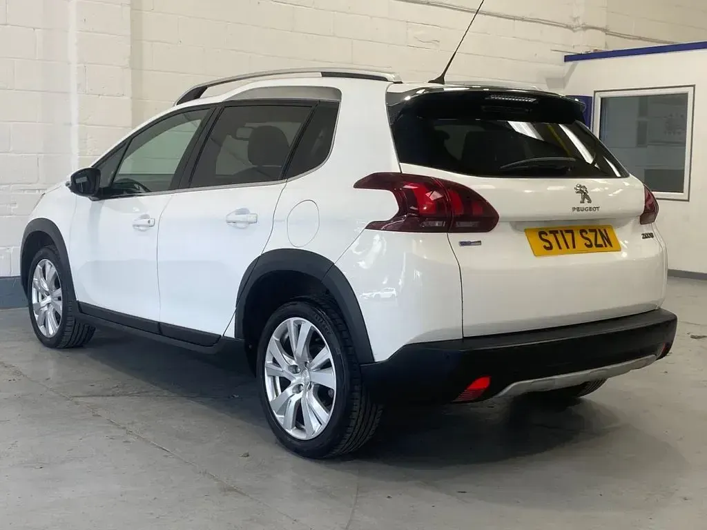 Used Peugeot 2008 Allure 110 HP (80 kW) 2017 White SUV