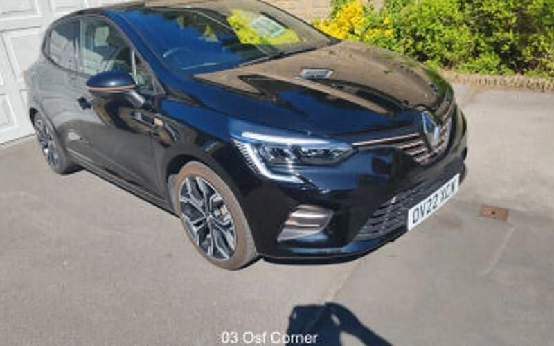Used Renault Clio V Version S 140 HP (102 kW) 2022 Black Hatchback