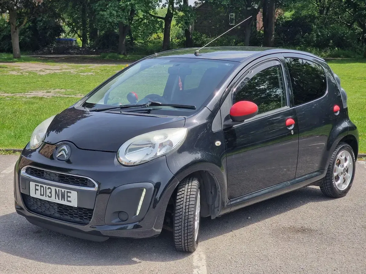 Used Citroën C1 68 HP (50 kW) 2013 Black Hatchback