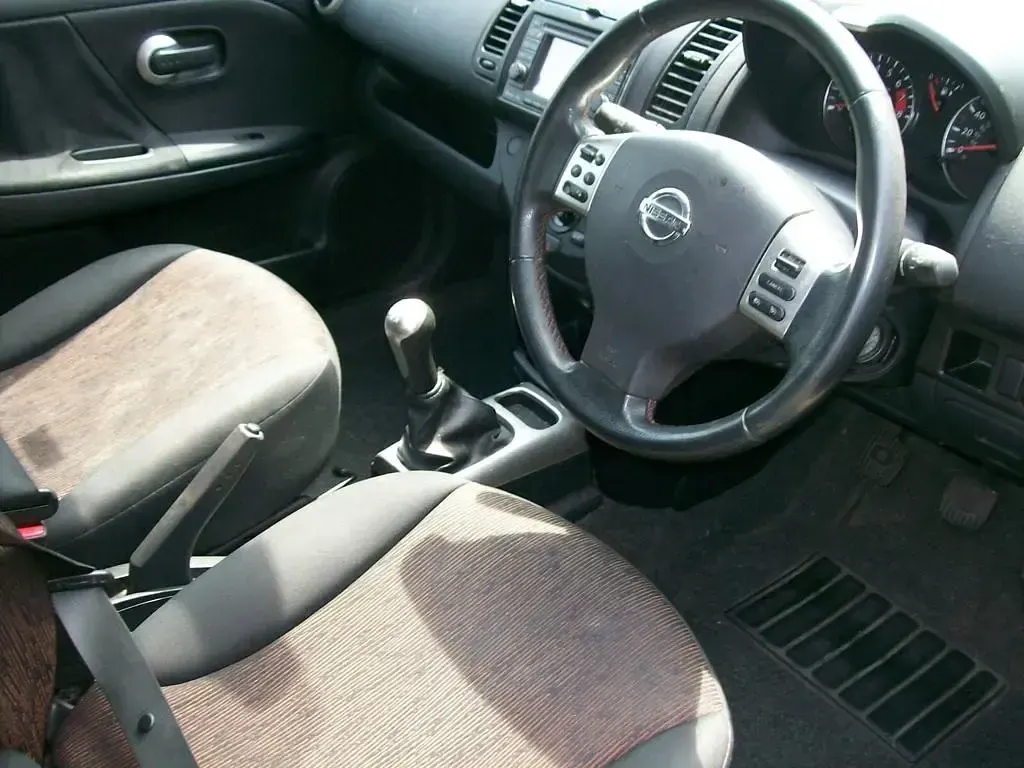 Used Nissan Note N-TEC 110 HP (80 kW) 2010 Silver Hatchback