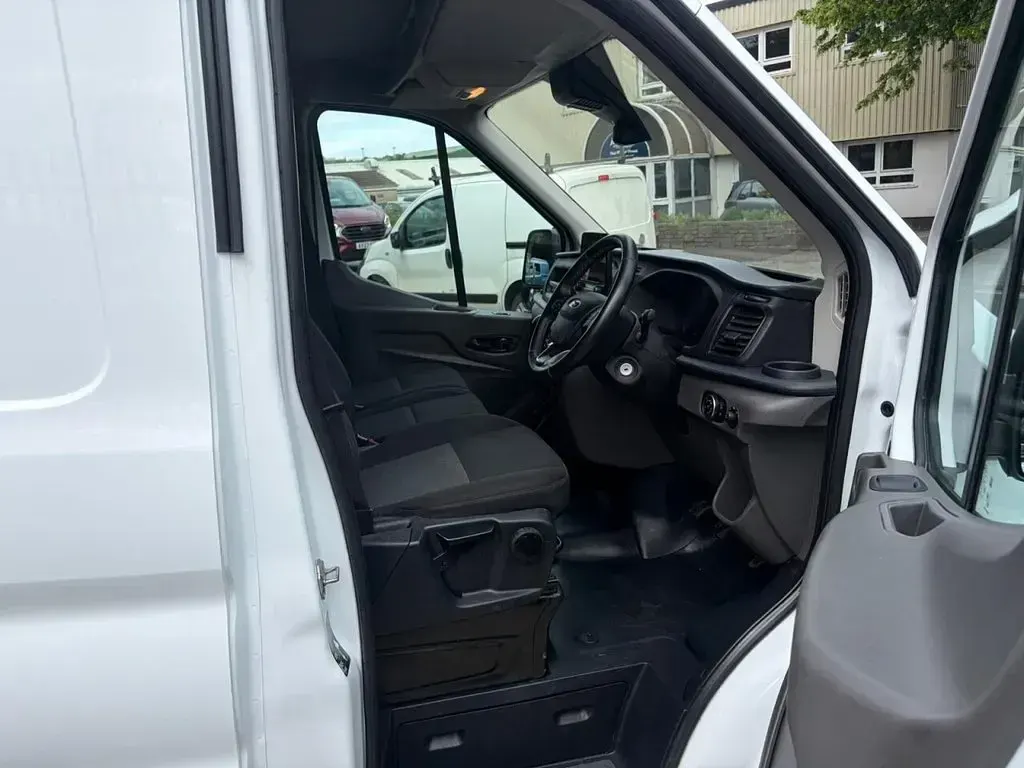 Used Ford Transit Trend 130 HP (95 kW) 2021 White Van