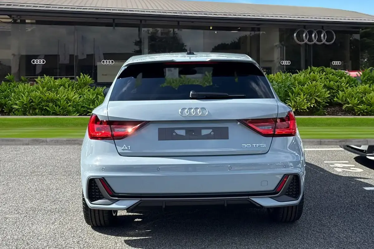 Novo Audi A1 Sportback S-Line 2026 Branco Citadino