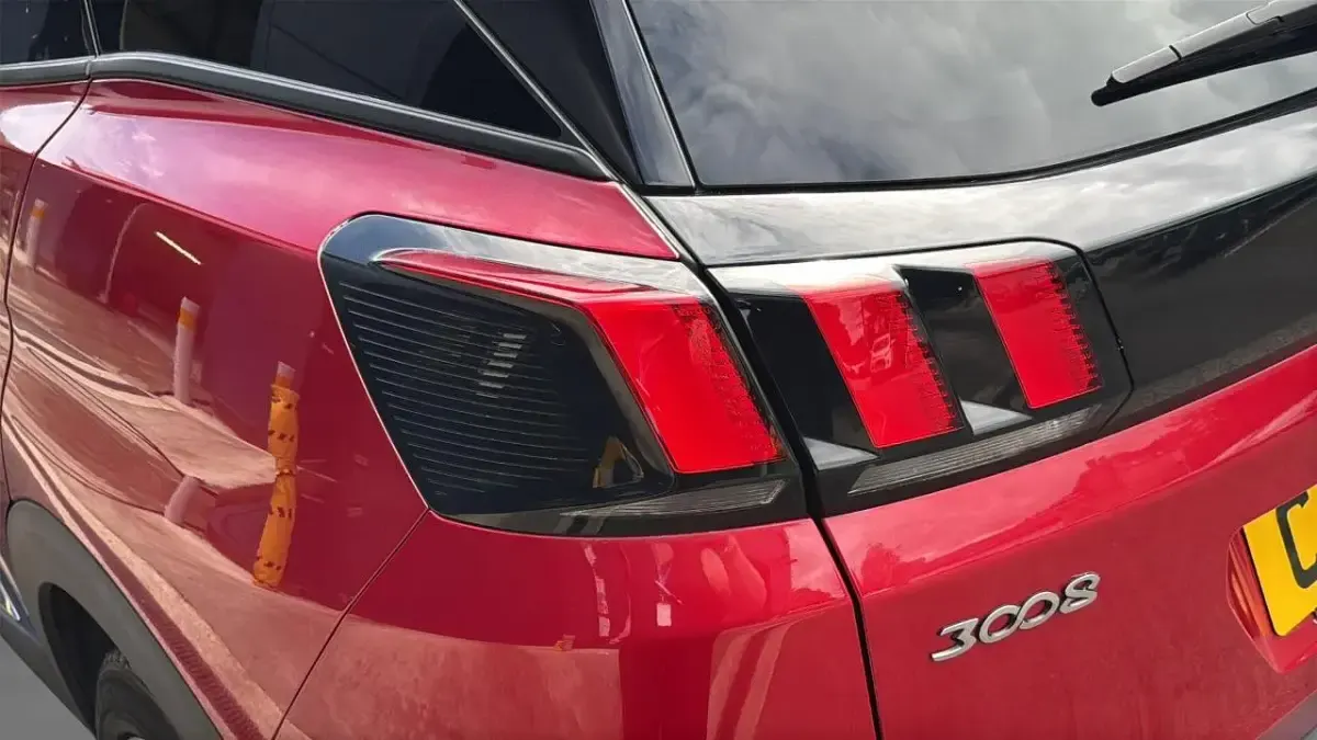Used Peugeot 3008 Allure 129 HP (94 kW) 2018 Red SUV