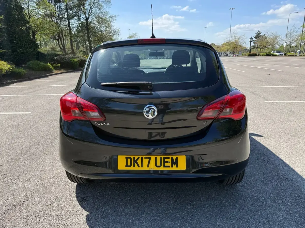 Second-hand Vauxhall Corsa 75 CP (55 kW) 2017 Negru Hatchback