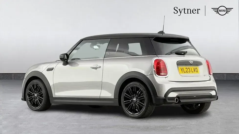 Used Mini Cooper Exclusive 134 HP (98 kW) 2023 Silver Hatchback