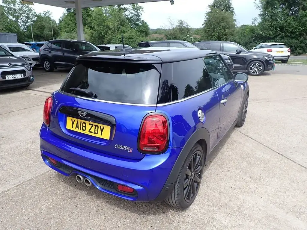 Used Mini Cooper S Hatch 192 HP (141 kW) 2018 Blue Hatchback