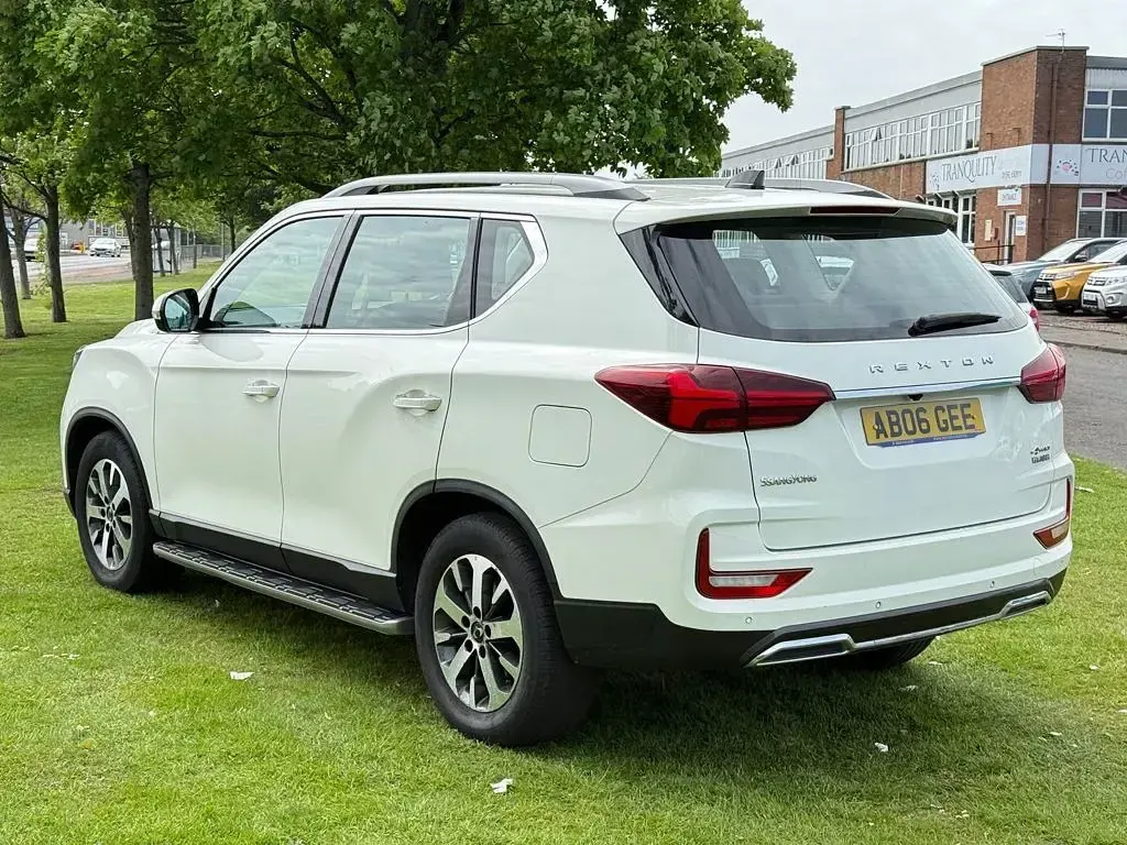 Used SsangYong Rexton 202 HP (148 kW) 2021 White SUV