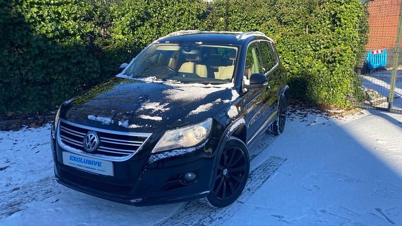 Black Used 2010 VW Tiguan R-line SUV | £5,325 (Good price) - Image 1/4