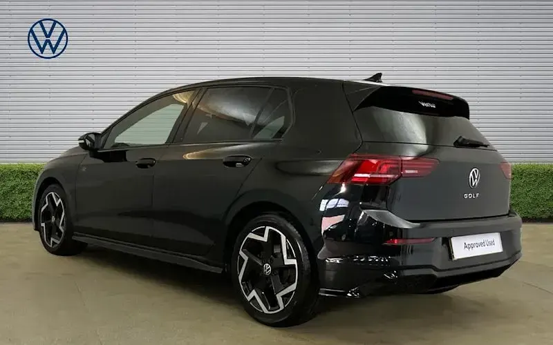 Used VW Golf VIII R-line 150 HP (110 kW) 2025 Black Hatchback
