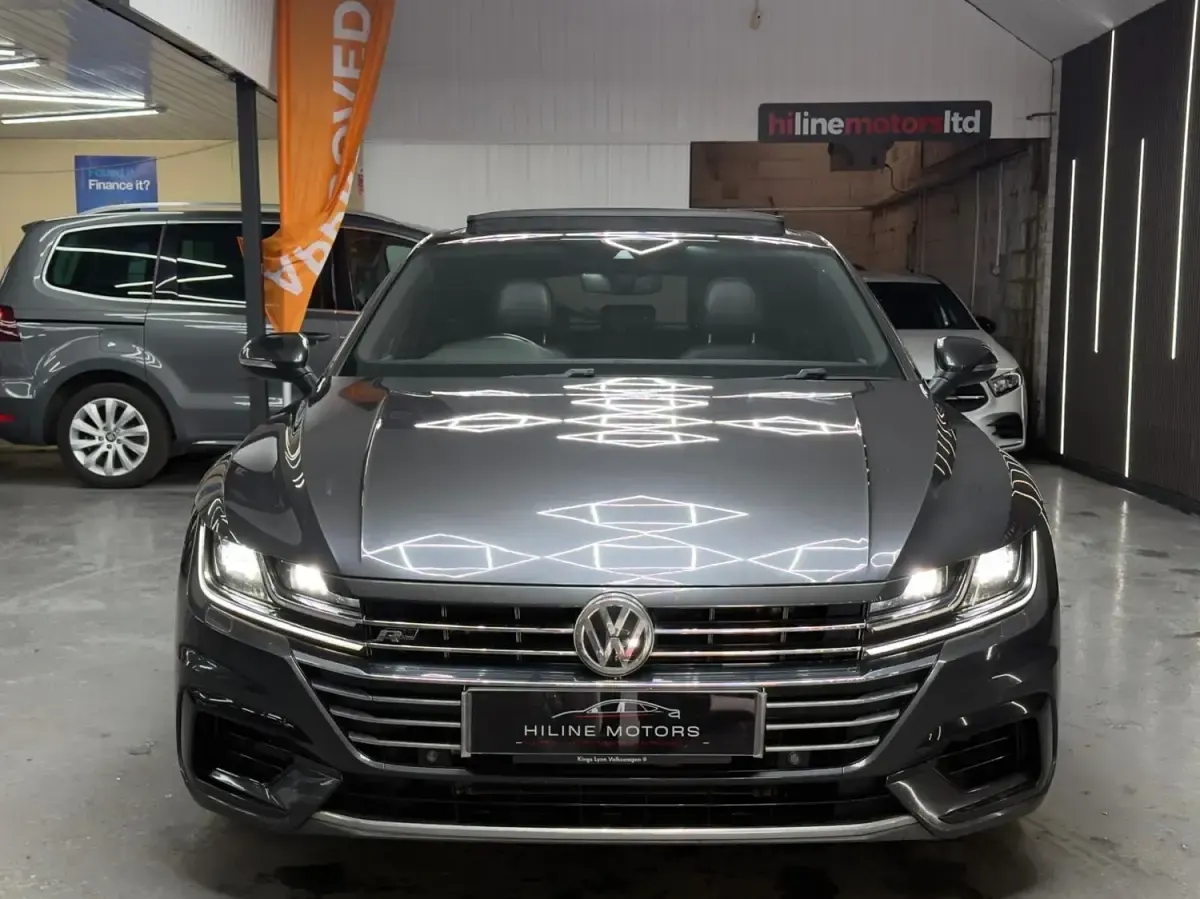 Begagnad VW Arteon R-line 280 HK (205 kW) 2018 Grå Halvkombi