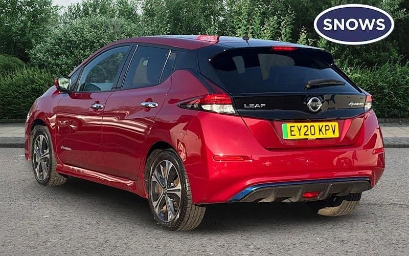 Used Nissan Leaf Tekna 160 kW (218 HP) 2020 Red Hatchback