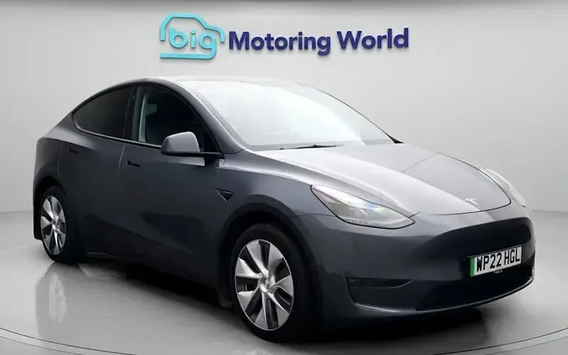 Used Tesla Model Y Long Range AWD 286 kW (389 HP) 2025 SUV
