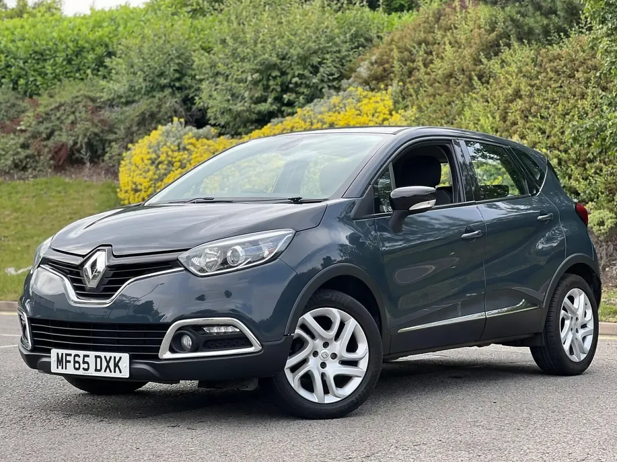 Used Renault Captur Dynamique 90 HP (66 kW) 2015 Blue SUV
