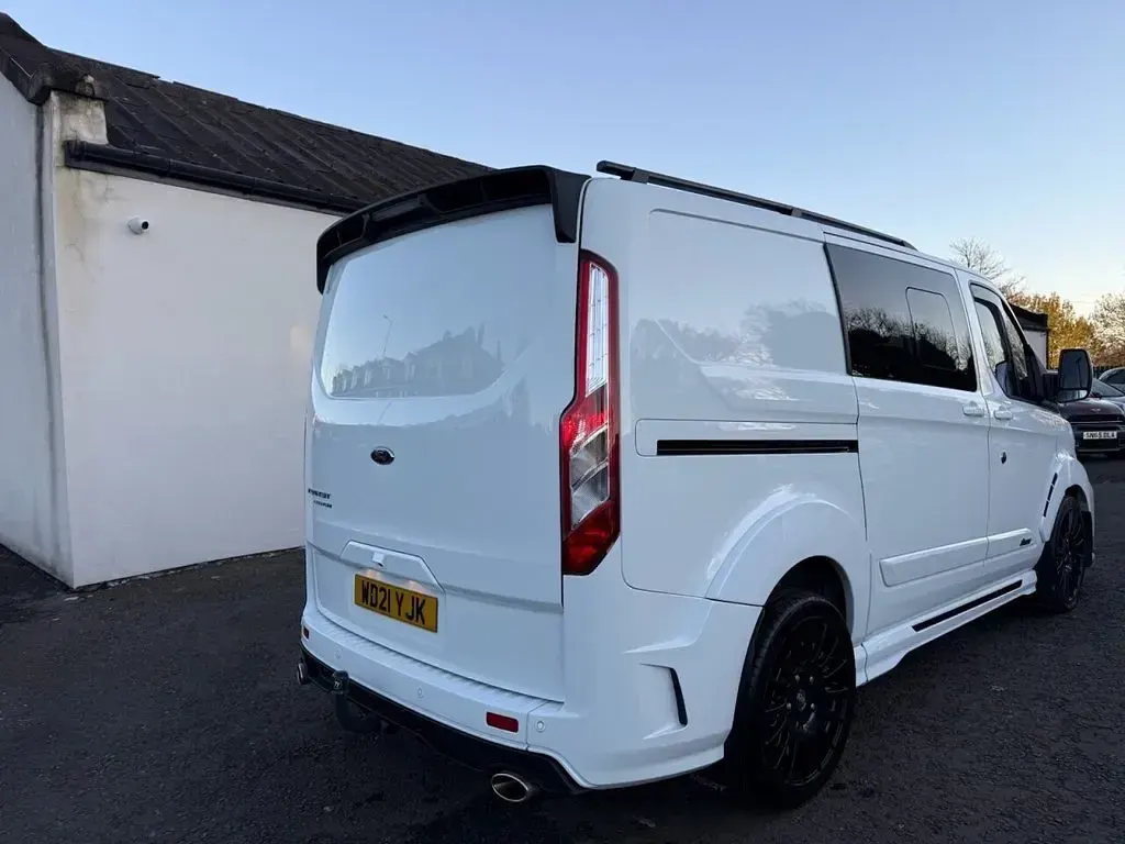 Used Ford Transit Custom Limited 185 HP (136 kW) 2021 White Van