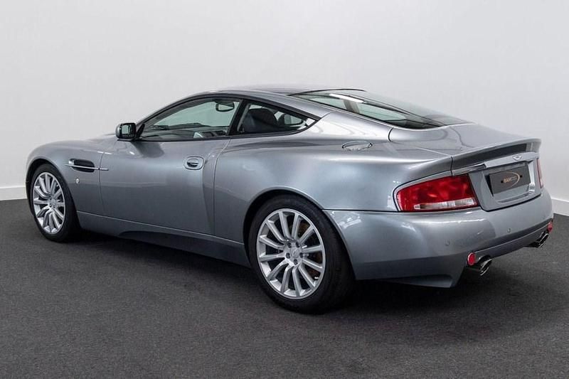 Used Aston Martin Vanquish 466 HP (342 kW) 2004 Silver Coupe