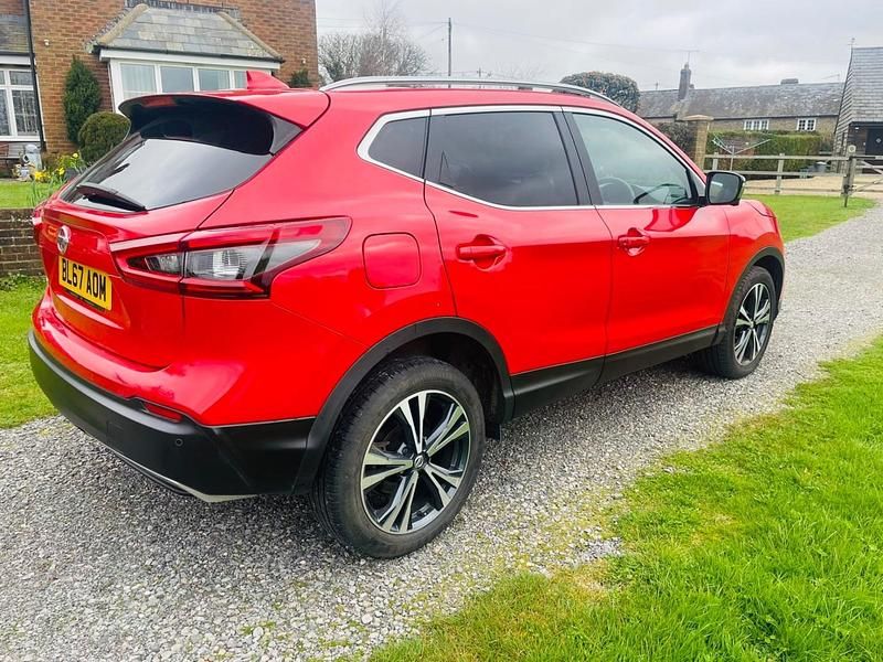 Used Nissan Qashqai Tekna+ 115 HP (84 kW) 2017 Red SUV