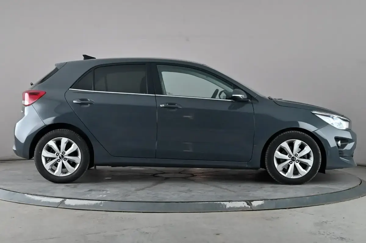 Used Kia Rio 118 HP (86 kW) 2021 Grey Hatchback