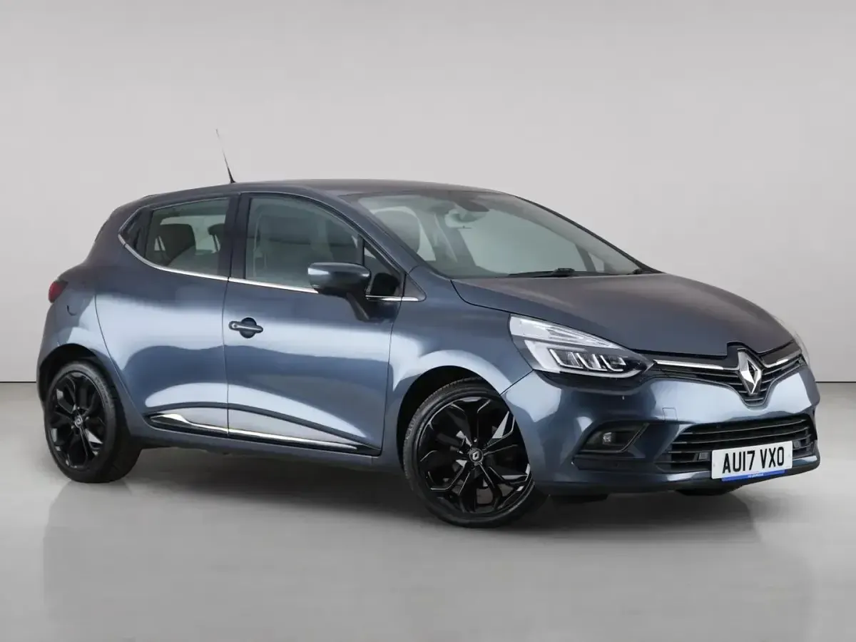 Used Renault Clio Dynamique 110 HP (80 kW) 2017 Hatchback
