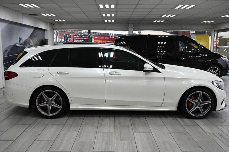 Used Mercedes C220 AMG Line Premium 170 HP (125 kW) 2015 White Estate