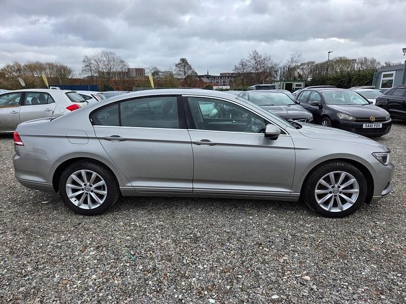 Used VW Passat SE 120 HP (88 kW) 2015 Silver Sedan