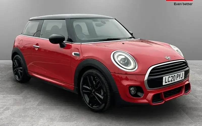 Begagnad Mini Cooper Hatch 136 HK (100 kW) 2021 Halvkombi