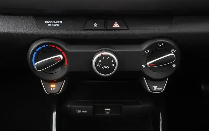 Used Kia Rio 101 HP (74 kW) 2021 Black Hatchback