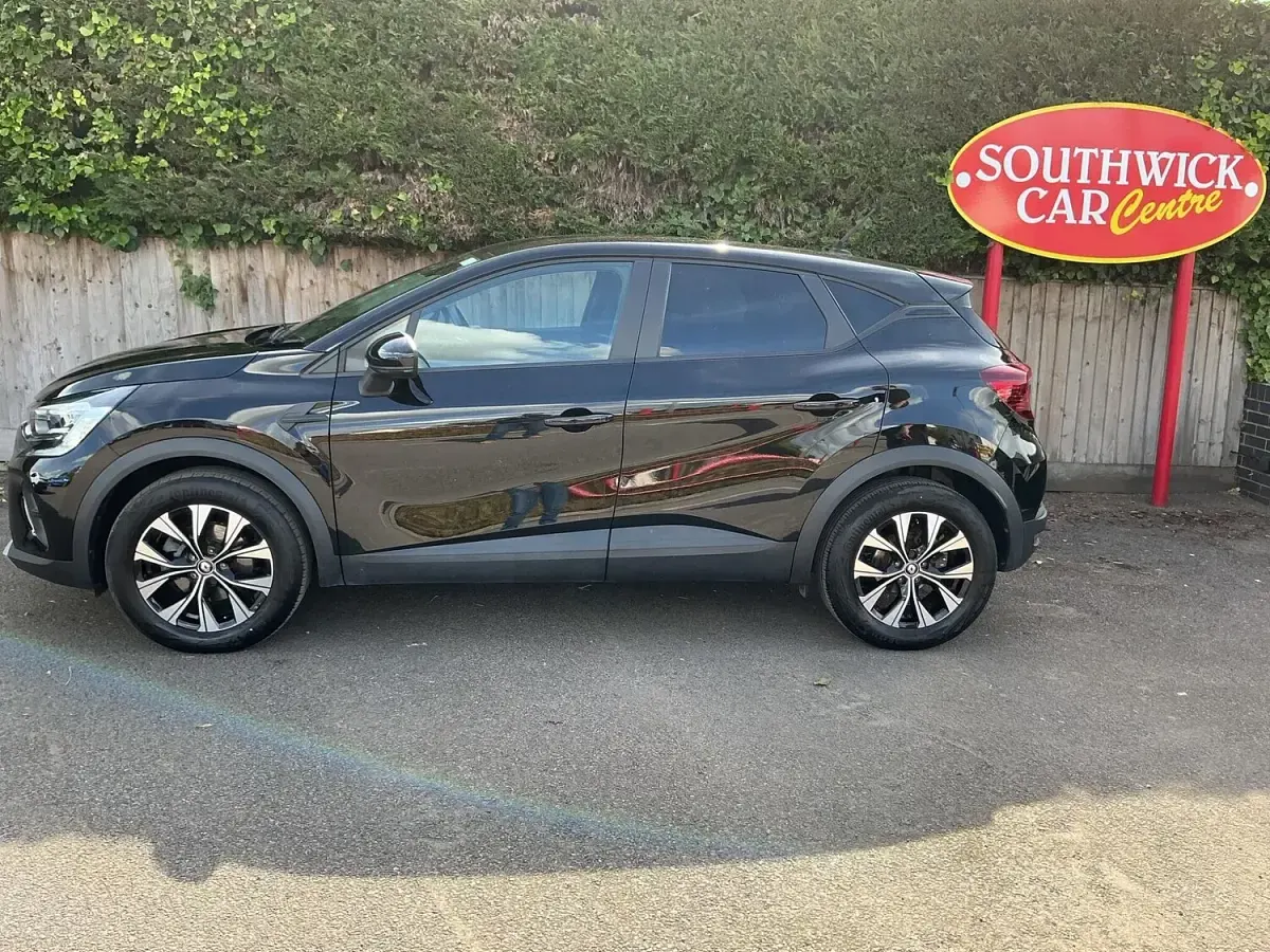 Used Renault Captur Evolution 143 HP (105 kW) 2024 Black SUV