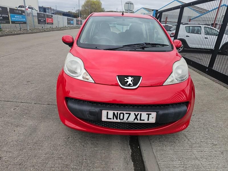 Used Peugeot 107 68 HP (50 kW) 2007 Red Hatchback