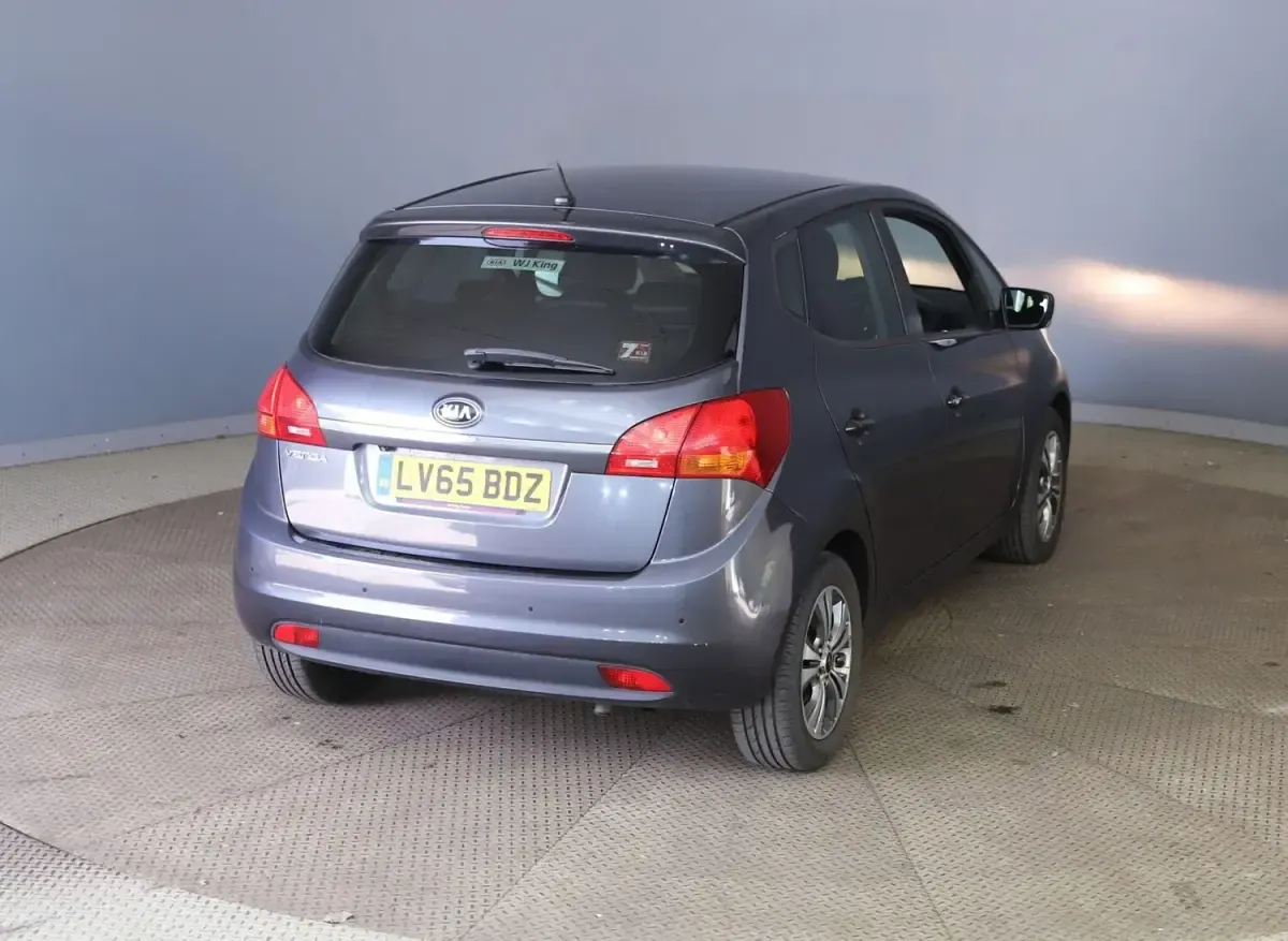 Used Kia Venga 125 HP (91 kW) 2015 Silver Hatchback