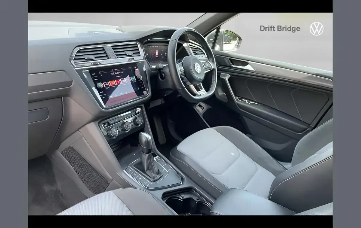 Używany VW Tiguan Allspace R-line 150 KM (110 kW) 2021 Szary SUV