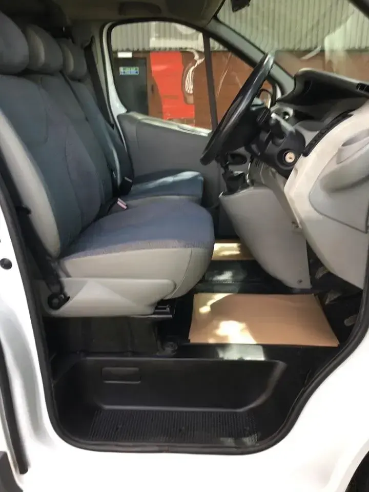 Used Renault Trafic 2006 White MPV