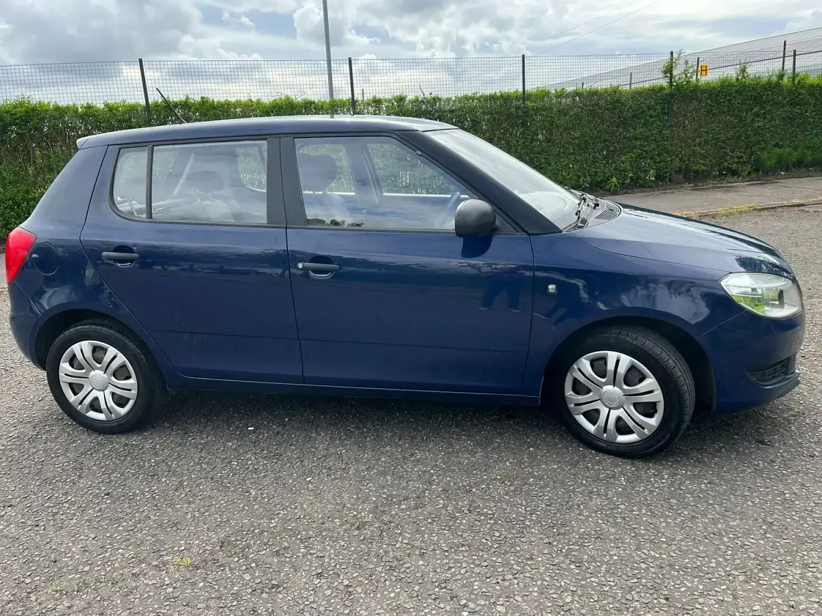 Used Skoda Fabia 60 HP (44 kW) 2012 Blue Hatchback
