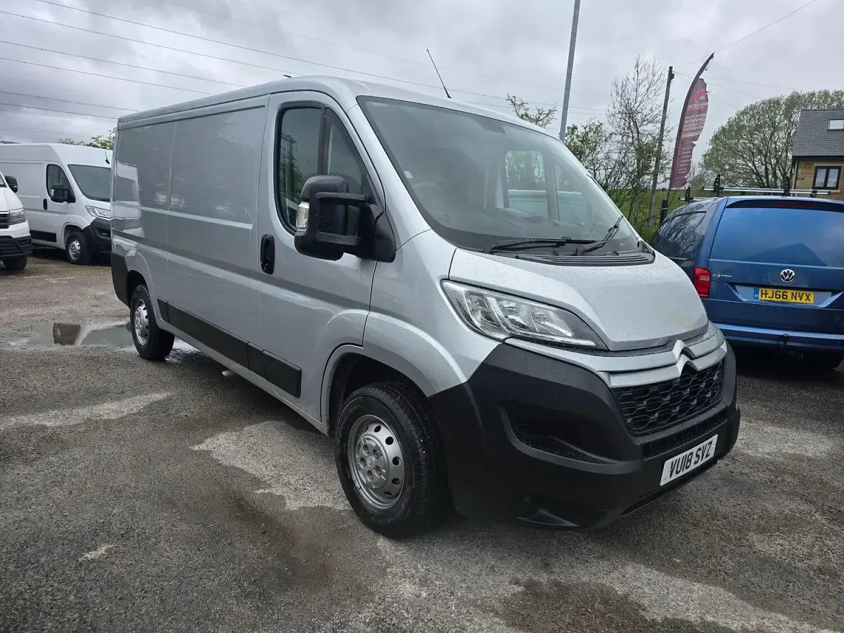 Used Citroën Relay 130 HP (95 kW) 2018 Silver Van