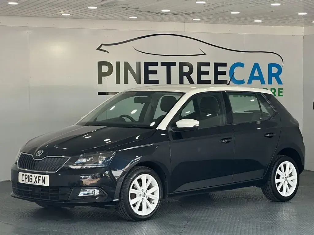 Used Skoda Fabia Colour Edition 90 HP (66 kW) 2016 Black Hatchback