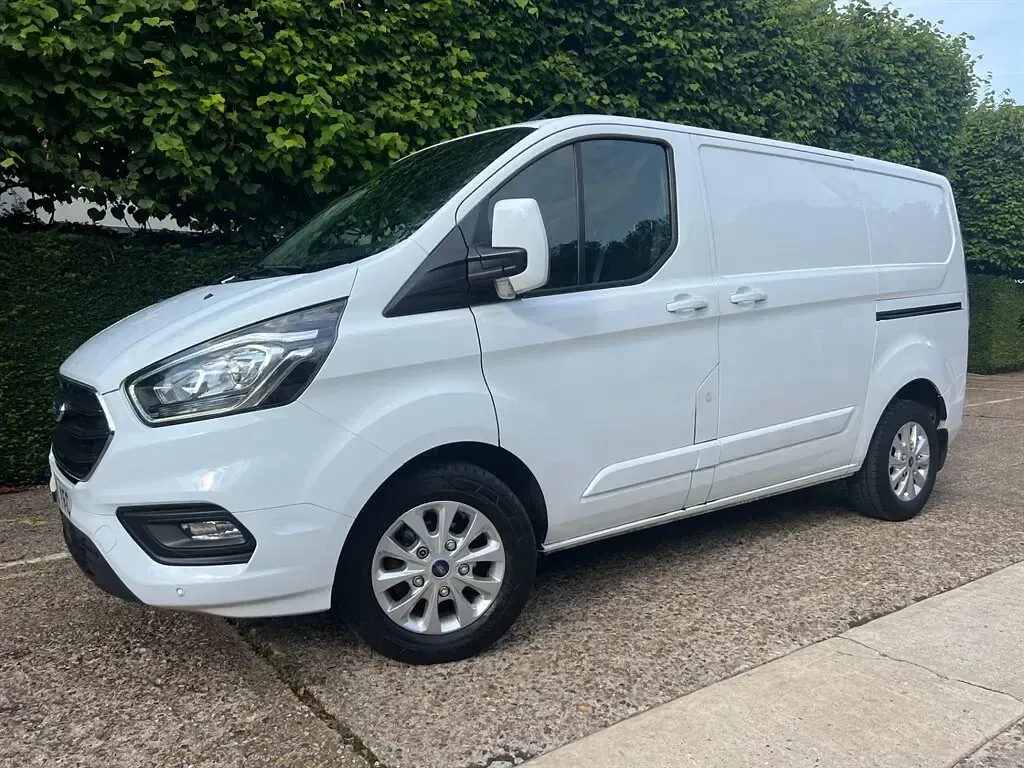 Used Ford Transit Custom Limited 130 HP (95 kW) 2021 White Van