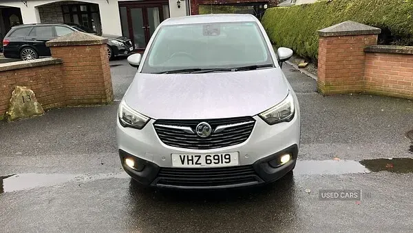 Used Vauxhall Crossland X S 99 HP (72 kW) 2018 Silver SUV