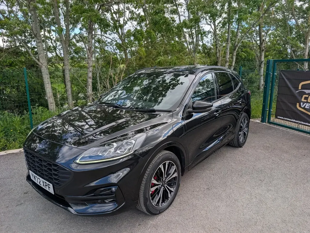 Begagnad Ford Kuga ST-Line X 225 HK (165 kW) 2023 Svart SUV