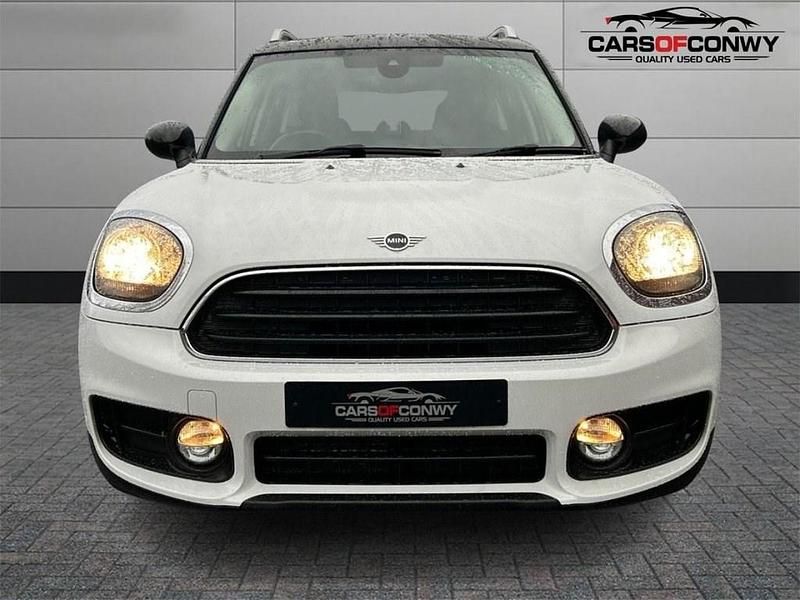 Used Mini Cooper D 2018 White Hatchback