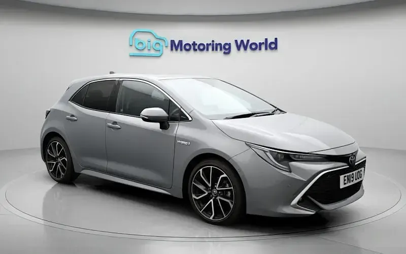 Second-hand Toyota Corolla 122 CP (89 kW) 2022 Hatchback
