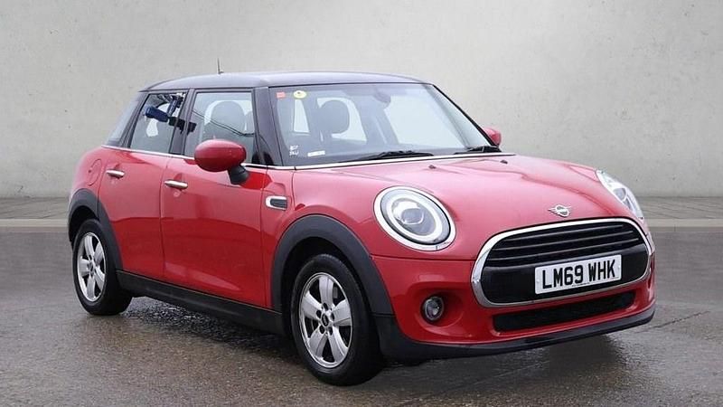 Used Mini Cooper Classic 136 HP (100 kW) 2019 Red Hatchback