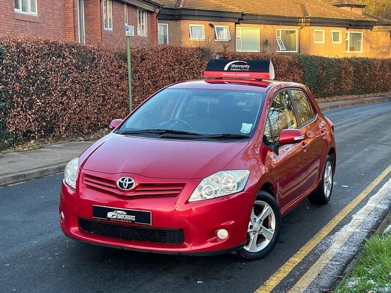 Red Used 2011 Toyota Auris Hatchback | £2,350 (Fair price) - Image 1/4
