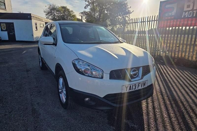 White Used 2013 Nissan Qashqai +2 Acenta SUV | £3,499 (Fair price) - Image 1/1
